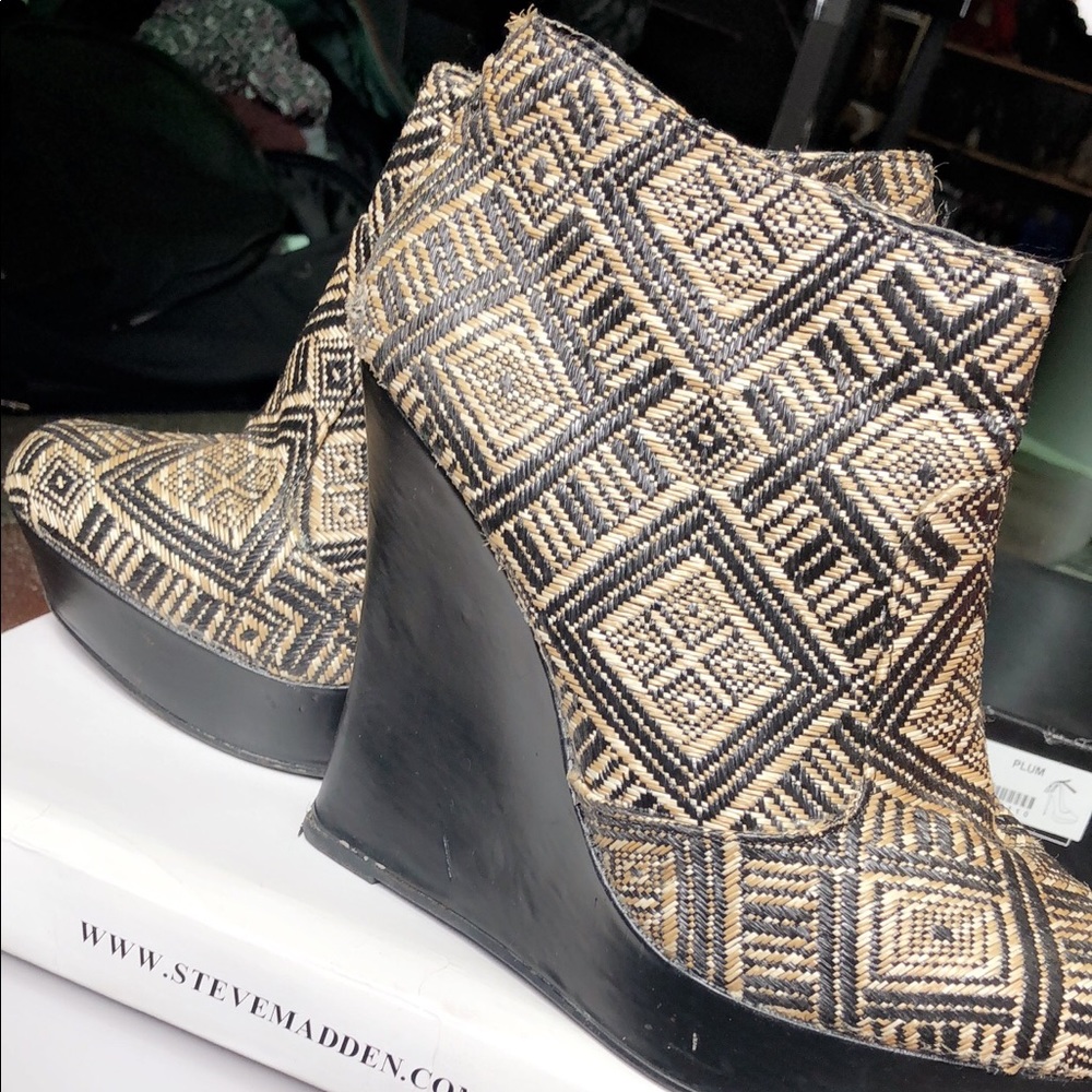 Tribal Print Wedge Booties